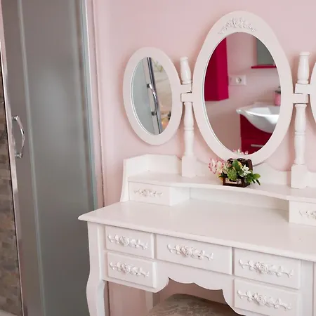 Tinmar Barbie House * Verona