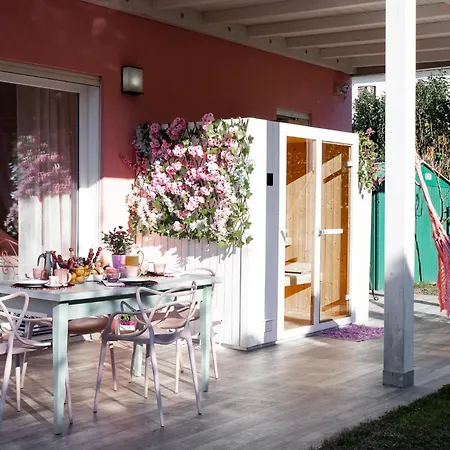 Tinmar Barbie House Holiday home