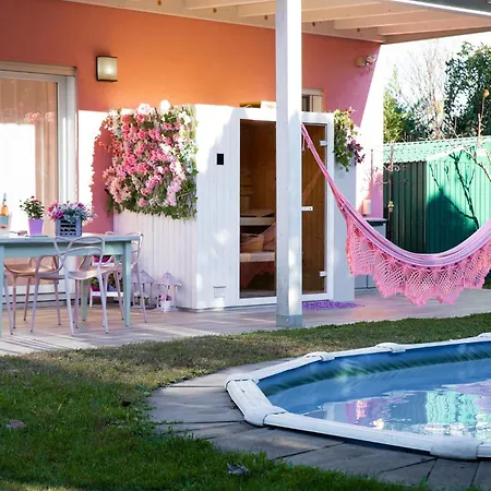 Holiday home Tinmar Barbie House
