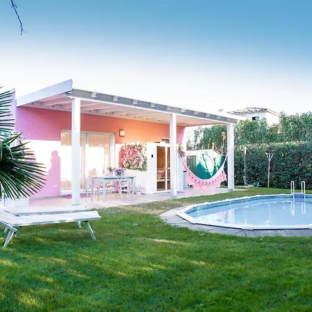 Holiday home Tinmar Barbie House