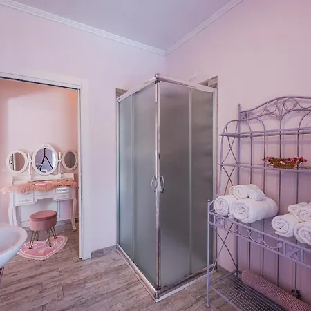 Daire Tinmar Barbie House *